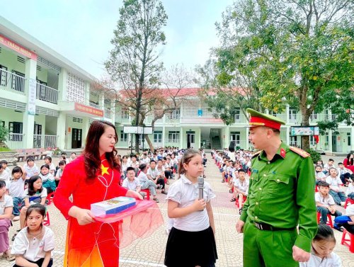 Tương t&aacute;c 3.jpg