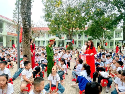 Tương t&aacute;c 2.jpg